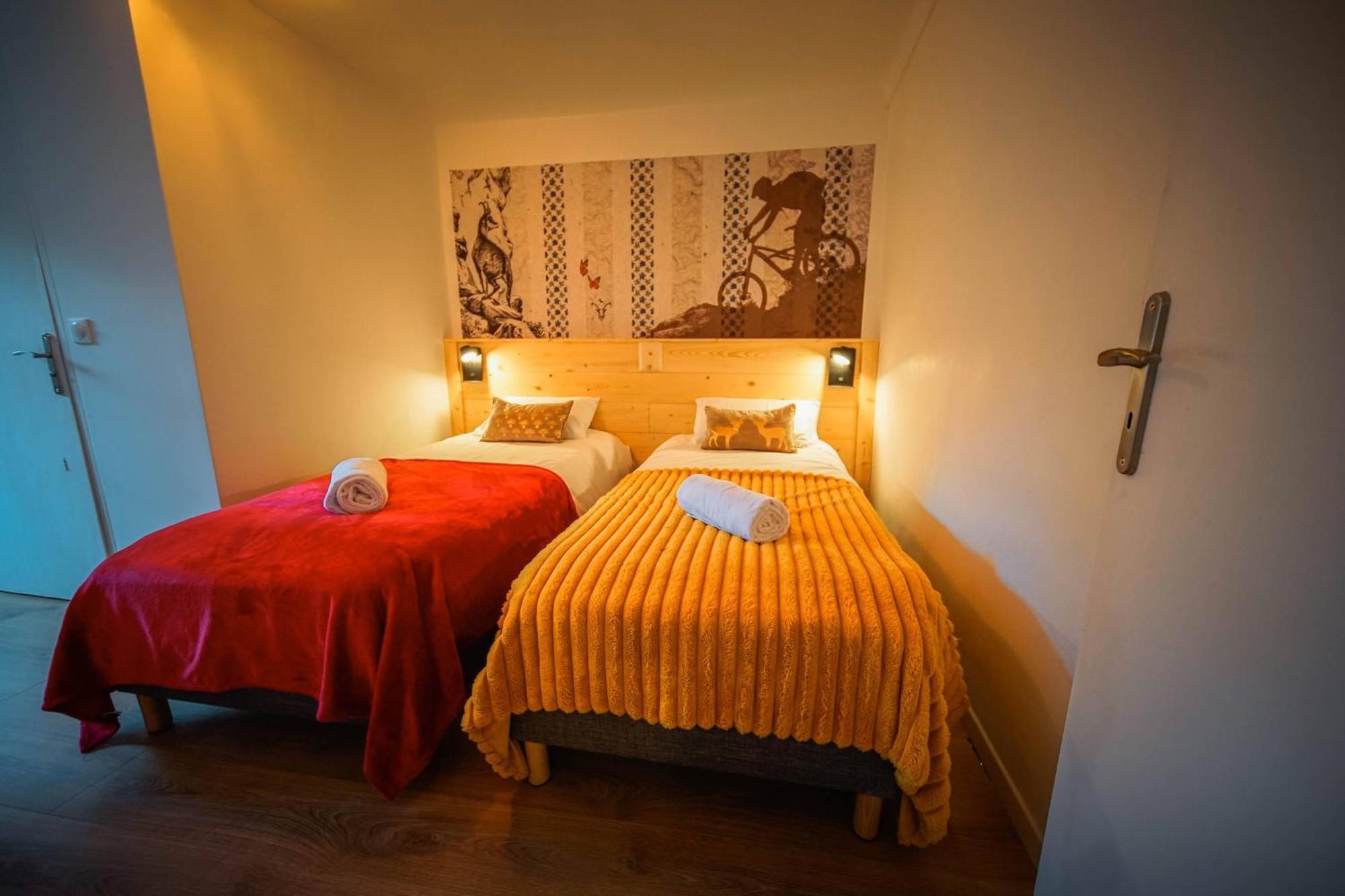 Le Petit Cerf Hotel Cervieres  Bagian luar foto