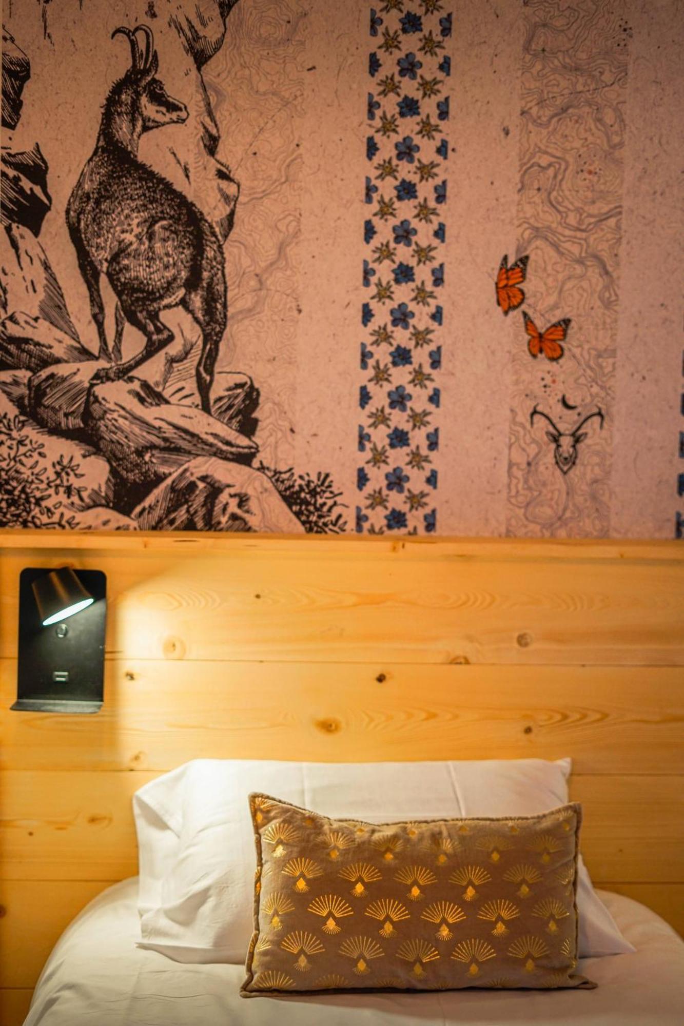 Le Petit Cerf Hotel Cervieres  Bagian luar foto